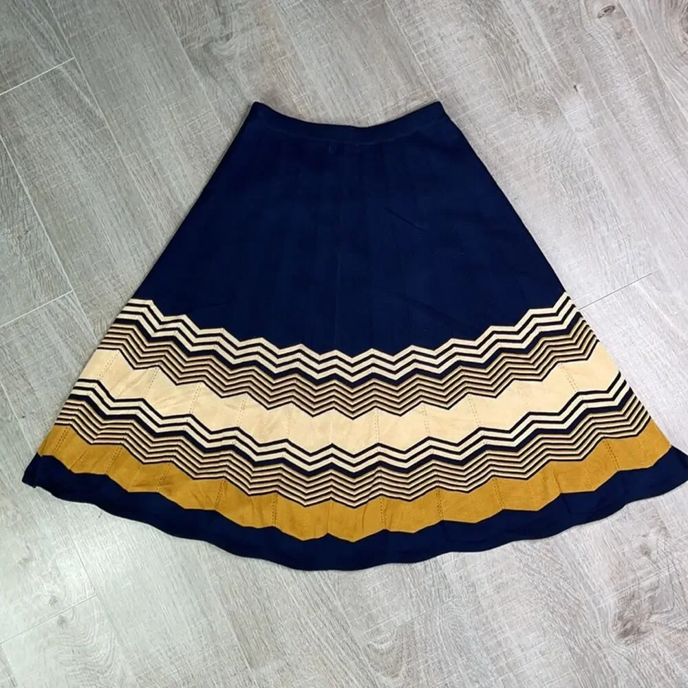 SKIES ARE BLUE Women's Navy & Mustard Chevron Sweater Skirt